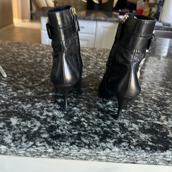 They only made these boots in a limited time and I had to pre order them. - Picture 3 of 5